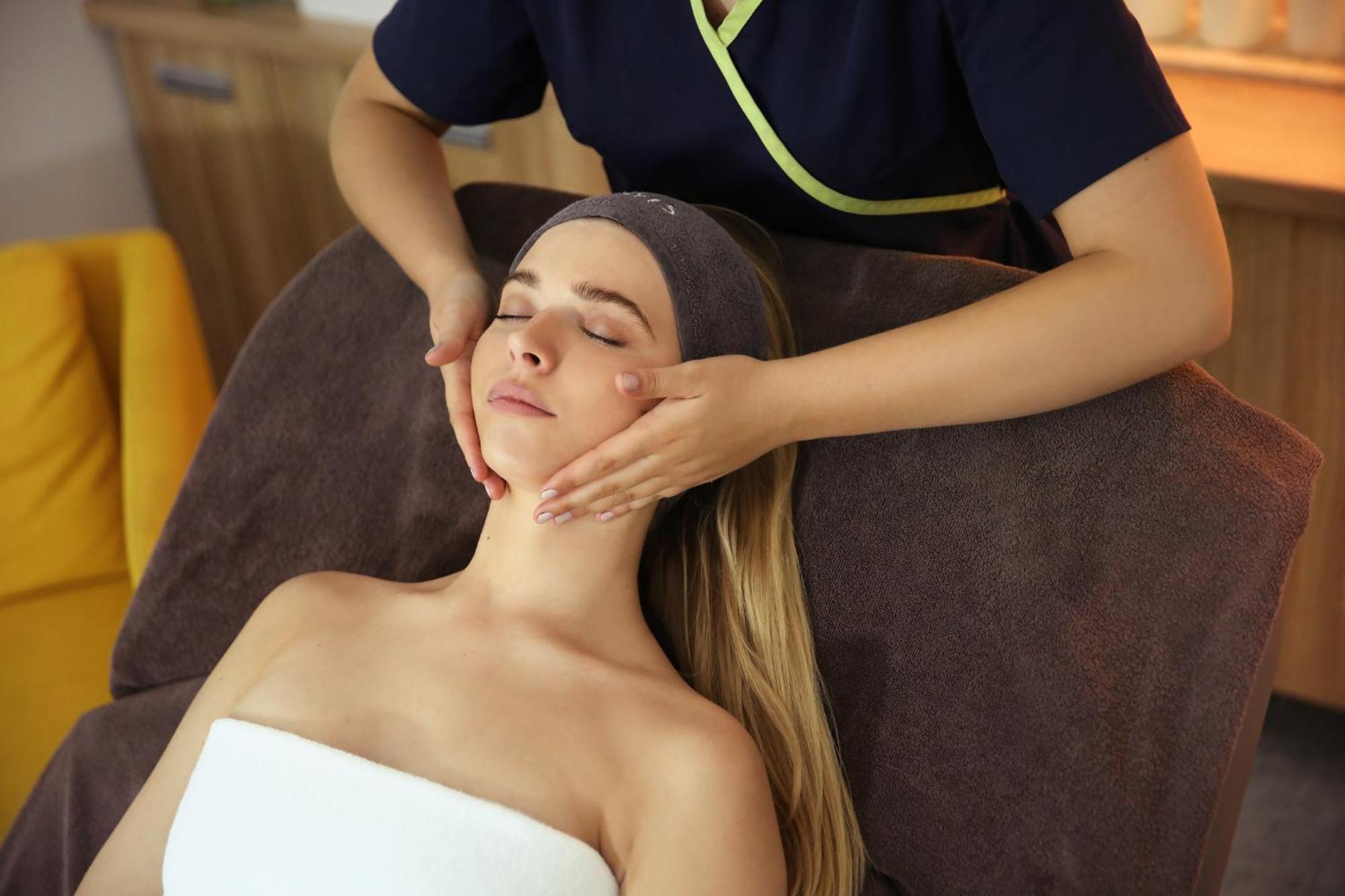 צ'ארזיקובי Notera Hotel Spa מראה חיצוני תמונה